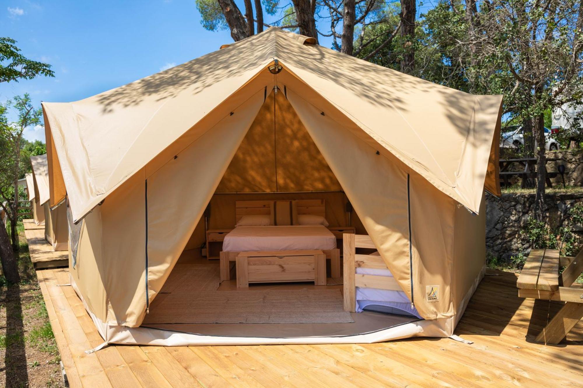 3 Estrellas Camping