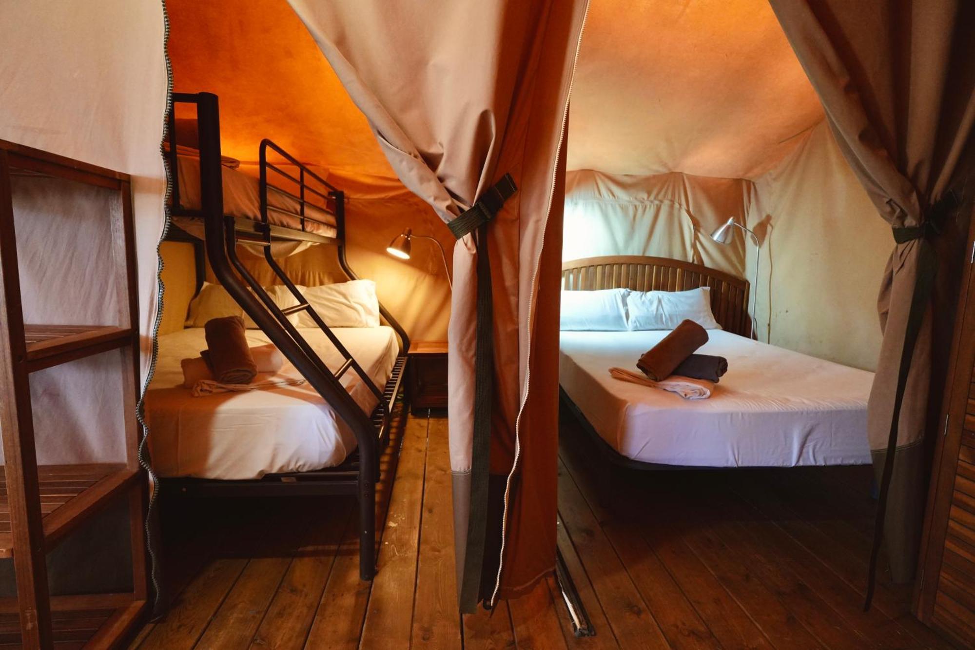 3 Estrellas Camping Gavà
